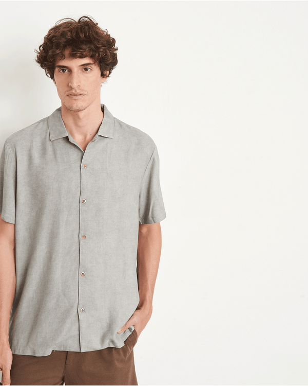 camisa e botao